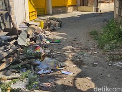 Selain Wiwik, Satpol PP Juga Minta Keterangan Tetangga Lain soal Ulah Masriah