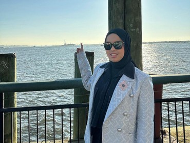 img-title Diundang di Ultah Hotman Paris, Putri Ariani Dulu Pernah Dibayar Pakai Beras