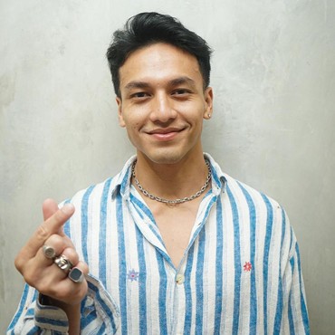 Heboh Jefri Nichol Mesra Cium Wanita di Konser, Pacar Baru?