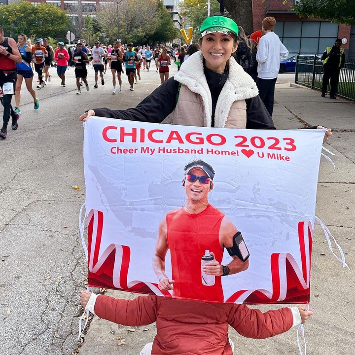 <p>Keduanya sampai ikut ke Chicago, Amerika Serikat, demi memberi dukungan secara langsung pada suami masing-masing.(Foto: Instagram @ririnekawati dan @riniyulianti)<br /><br /><br /></p>