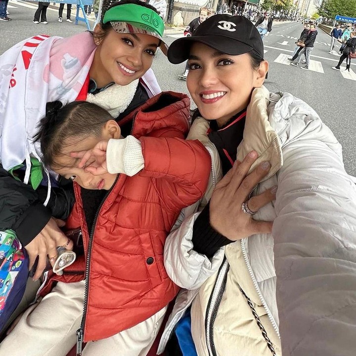 <p>Ririn Ekawati dan Rini Yulianti menarik perhatian karena memberi dukungan untuk suami mereka nih, Bunda. (Foto: Instagram @ririnekawati dan @riniyulianti)<br /><br /><br /></p>