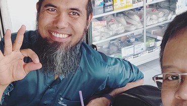 img-title Lama Hengkang dari Sheila On 7, Anton dan Sakti Reuni di Warmindo