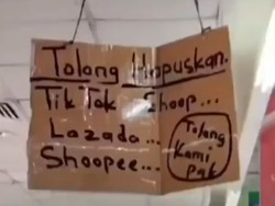 Viral Video Pedagang Tanah Abang Pasang Spanduk Minta e-Commerce Ditutup