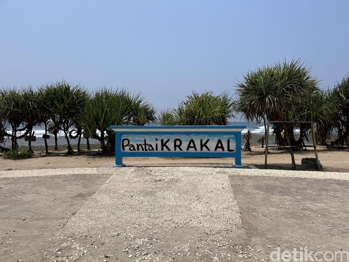 Suasana di salah satu sudut Pantai Krakal, Gunungkidul, Selasa (10/10/2023).