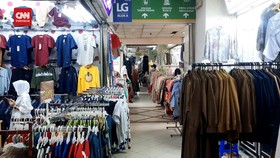 VIDEO: Tanah Abang Masih Sepi, Pedagang Kini Desak E-Commerce Ditutup