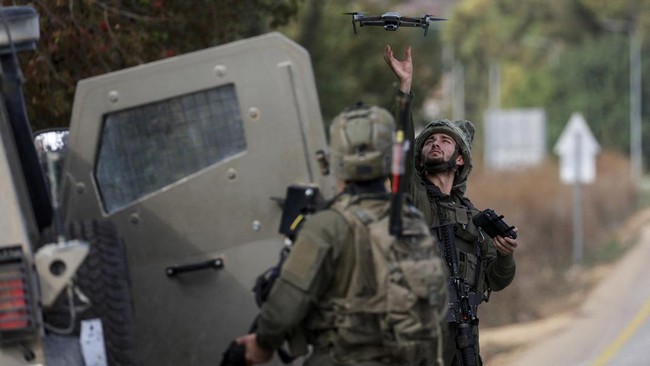 Israel mengancam Mesir bakal meledakkan truk bantuan kepada Palestina yang rencananya berangkat ke Jalur Gaza.