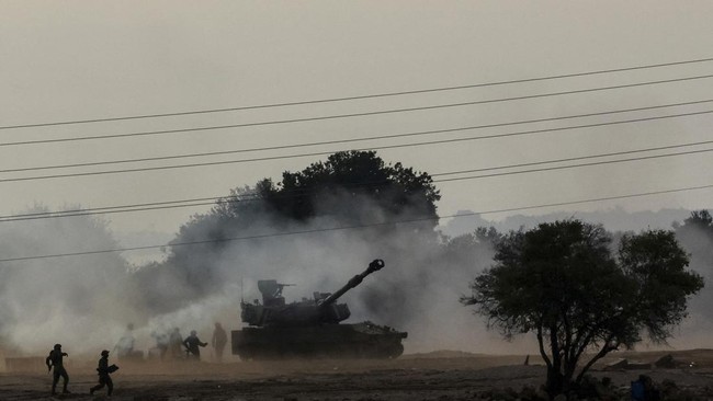 Seorang wartawan kantor berita Reuters tewas dan enam jurnalis asing lainnya terluka akibat serangan Israel ke selatan Lebanon pada Jumat (13/10).