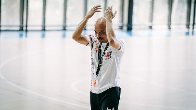 AF Rinaldo  yang dikenal dengan julukan 'Jenderal' meraih prestasi bergengsi di masa kebangkitan basket Indonesia era 1990-an hingga 2000-an.