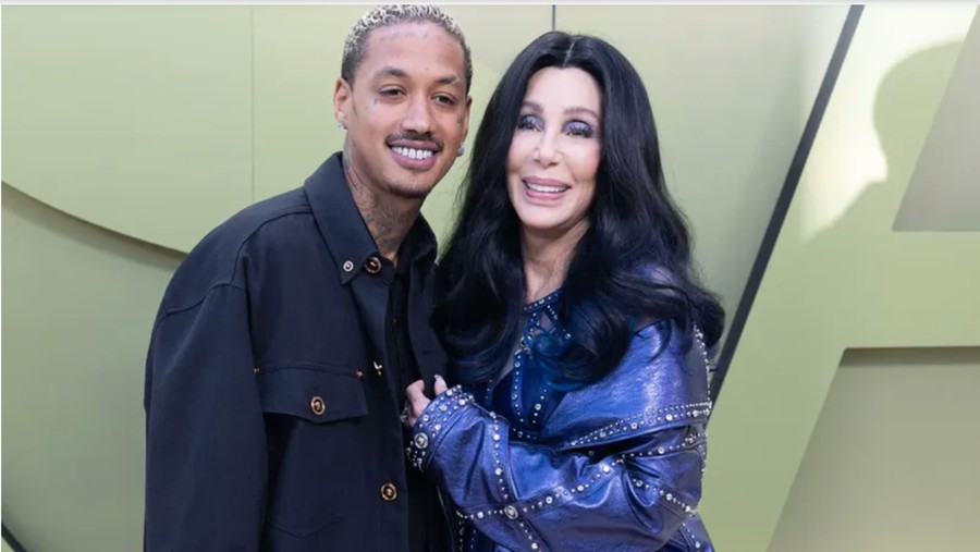 Cher Alexander dan Cher