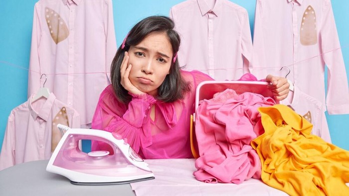 5 Trik yang Bisa Bantu Proses Menyetrika Lebih Mudah dan Cepat, Nggak Mager Lagi Deh!