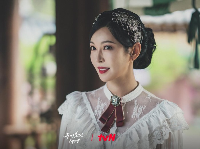 Kim So Yeon di Tale of the Nine Tailed 1938