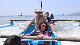 Prabowo Naik Kapal Bareng Susi Keliling Laut Pangandaran