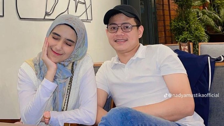 Nadya Mustika Nadya Mustika