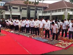 Pegawai Pemkot Cilegon Gelar Salat Istisqa Minta Turun Hujan