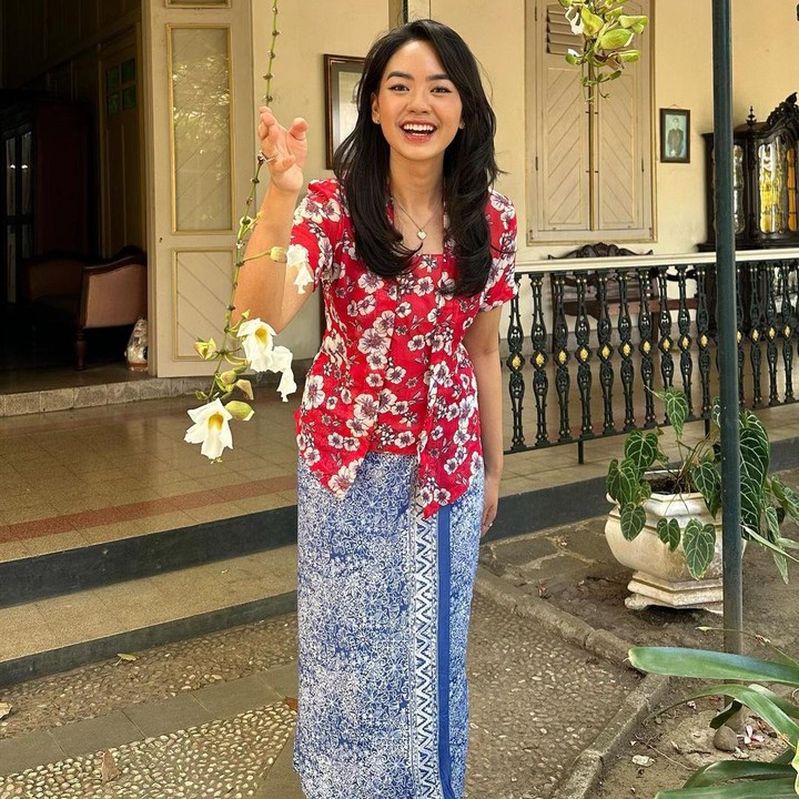 <p>Penampilan Rania Yamin dalam balutan kebaya membuat terlihat <em>stylish</em>, ya? Bagaimana menurut pendapat Bunda? (Foto: Instagram @raniaayamin)</p>