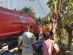 Warga di Sidrap Menjerit Kesusahan Air Bersih Imbas Kemarau Panjang 2 Bulan