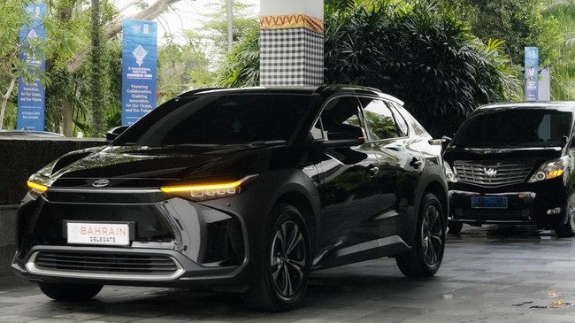 Penjualan kendaraan listrik, sepeda motor dan mobil terdongkrak usai subsidi diberlakukan pada kuartal II 2023.