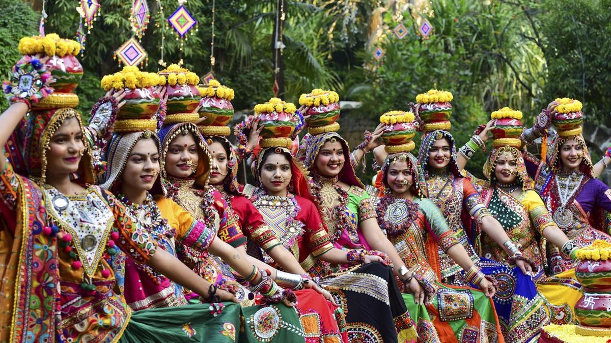 FOTO: Cerah Merona Tari Garba dari India