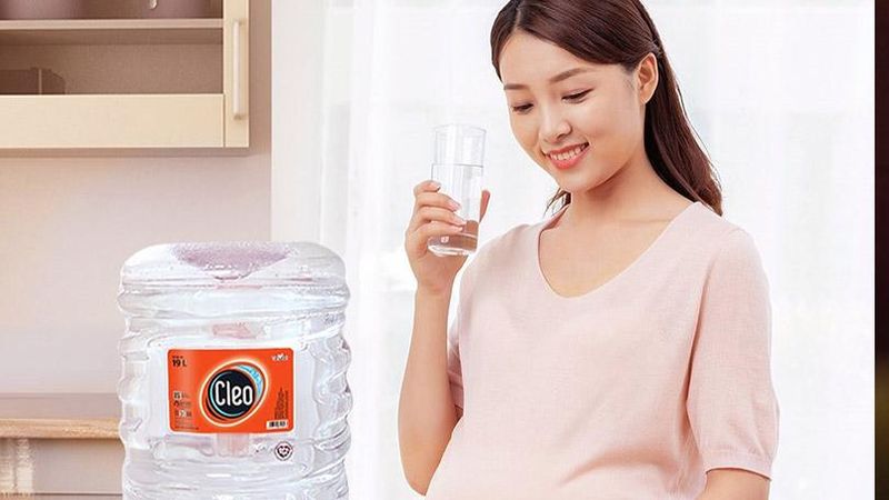 Galon air minum telah menjadi salah satu kebutuhan pokok dalam kehidupan sehari-hari. Namun untuk memilih produk galon air minum diperlukan kehati-hatian