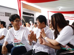 Tebar Jiwa Sosial Milenial, Alam Ganjar Salurkan Donasi ke Anak Difabel