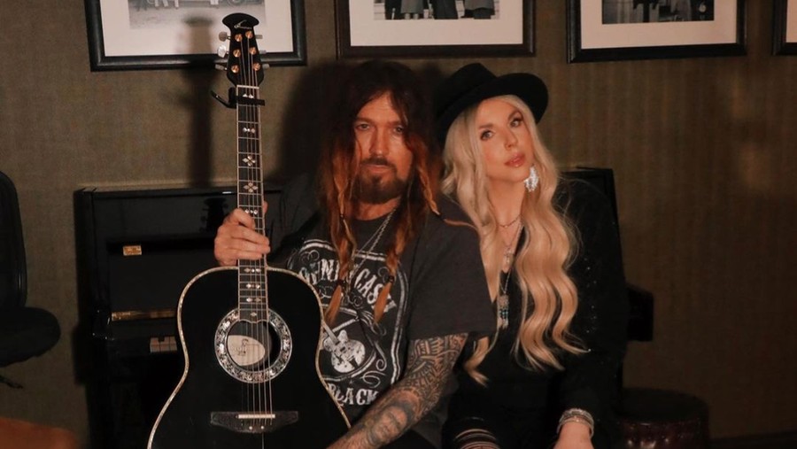 Billy Ray Cyrus dan Firerose