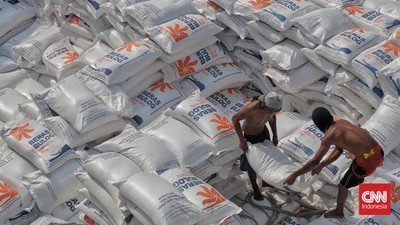Bulog membatalkan impor beras 500 ribu ton dari rencana 1,5 juta ton karena mempertimbangkan harga dan kualitas serta kemampuan bongkar muat RI.