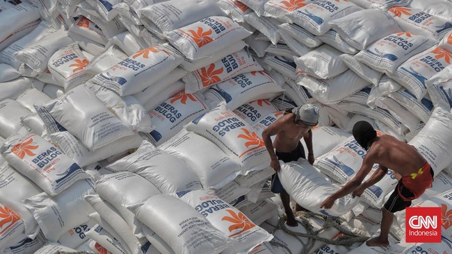Bulog Sulawesi Selatan dan Barat akan menerima 70 ribu ton beras impor. Beras tersebut direncanakan masuk ke Sulsel secara bertahap hingga awal 2024 mendatang.