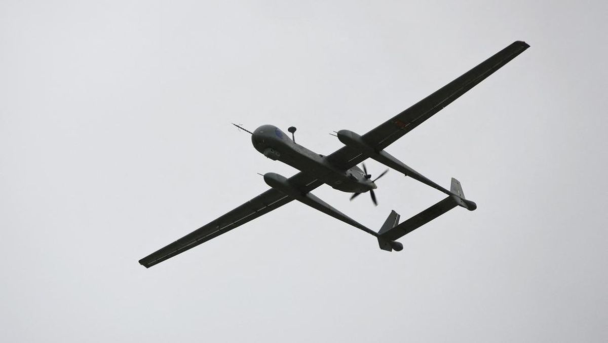 Iran Tembak Jatuh Dua Drone Heron Milik Israel