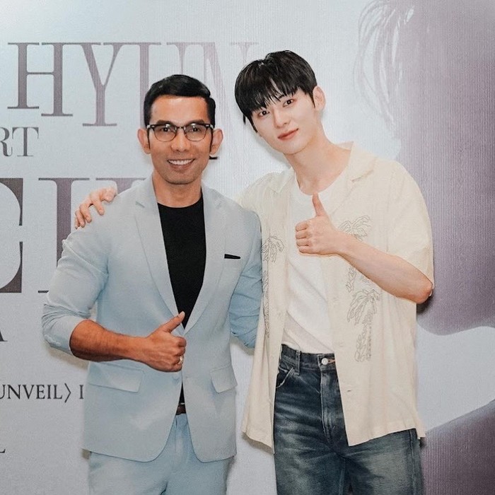 Tak hanya di drama, sikap aktor sekaligus idol ini terbukti green flag di mini konser yang dipandu Indra Herlambang pada (19/8) lalu. Bahkan, saat nge-dance, Indra sampai dapat pujian dari Hwang Min Hyun/ Foto: instagram.com/indraherlambang