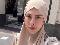 Jelang Pergi Haji, Syahnaz Dapat Pesan Menyentuh dari Jeje