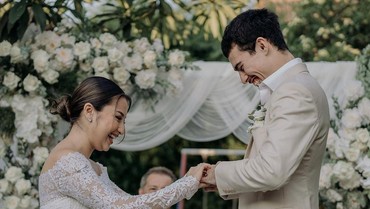 img-title Gelar Akad Nikah dengan Jennifer Coppen, Dali Wassink Jadi Mualaf
