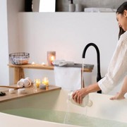 4 Hal yang Perlu Kamu Ketahui Tentang Sitz Bath, Mandi Air Hangat untuk Redakan Kram Menstruasi