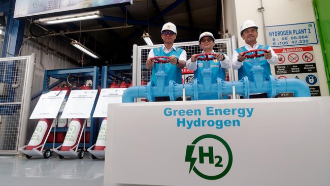 Green Hydrogen Plant (GHP) yang dapat berfungsi sebagai bahan bakar transportasi itu disebut sebagai inovasi PLN dalam menjawab tantangan transisi energi.