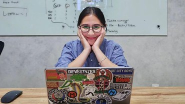 img-title Reaksi Prilly Latuconsina Ketika Diakui Sebagai Pacar Pertama Kiki CJR