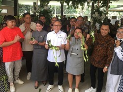 Resmikan Nasi Tempong Indra, Zulhas Puji Kreativitas di Bidang Kuliner