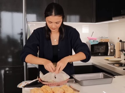 5 Potret Tempat Tinggal Amanda Rawles, Dapurnya Bikin Betah Masak