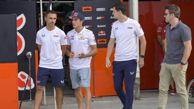 FOTO: Intip Kesibukan di Paddock Jelang MotoGP Mandalika
