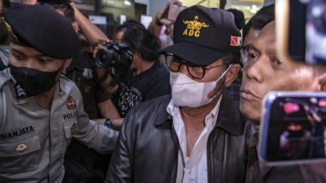 KPK menangkap mantan Menteri Pertanian Syahrul Yasin Limpo (SYL) di salah satu apartemen di Kebayoran Baru, Jakarta Selatan, Kamis (12/10).