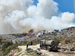 TPA Suwung Terbakar Hebat, Penerbangan Bandara Ngurah Rai Berpotensi Terganggu