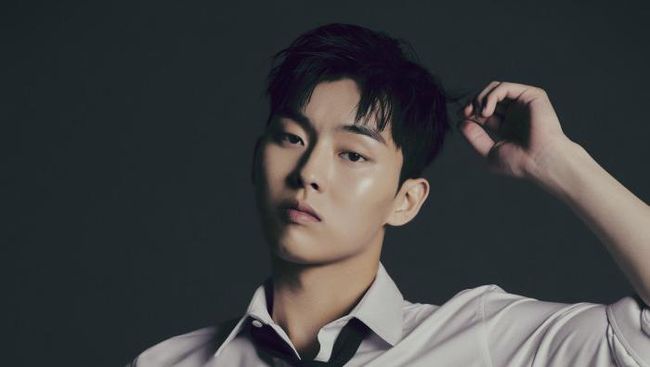 Gold Medalist selaku agensi mengaku telah bayar denda akibat Choi Hyun-wook buang puntung rokok sembarangan beberapa waktu lalu.