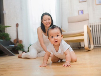 7 Ciri Bayi Cerdas Usia 8 Bulan yang Perlu Diketahui & Cara Menstimulasinya