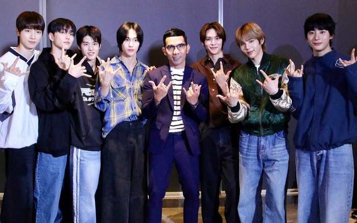 Jadi salah satu MC Indonesian Television Award yang menghadirkan RIIZE, acara berlangsung seru karena Indra Herlambang mudah mencairkan suasana. Setiap member pun terlihat gembira dengan kehadiran sang presenter./ Foto: instagram.com/indraherlambang