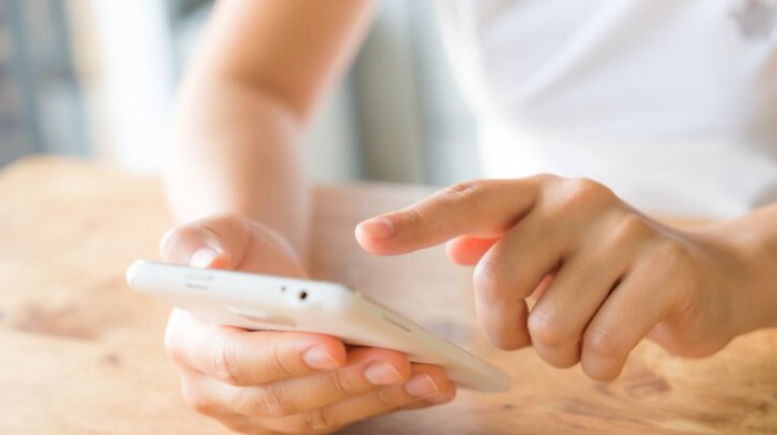 Ilustrasi mematikan notifikasi handphone. /Foto: Freepik.com/jannoon028