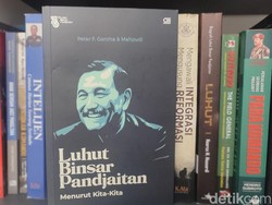 Luhut Ngaku Telat Bersyahadat & Sandiaga Nyaris Kencing di Celana