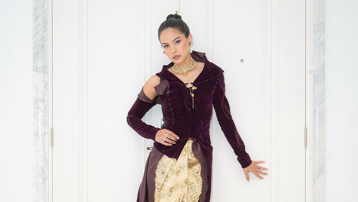 Kebaya Maudy Ayunda