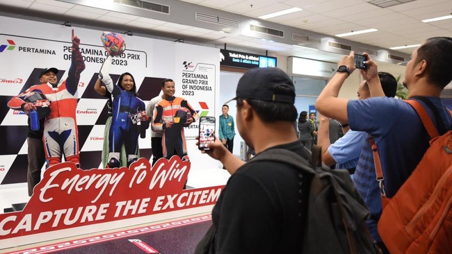 MotoGP Pertamina Grand Prix Of Indonesia 2023 terbukti sukses menjadi magnet wisata dunia, hal ini terlihat dari antusiasme wisatawan yang baru berdatangan.