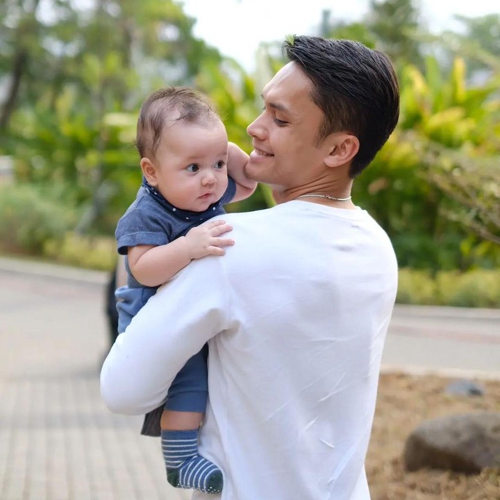 <p>"Waktu yang terbaik adalah waktu bersama keluarga. Terima kasih untuk foo-fotonya yang indah sayangku<em> @cfrank3030</em>," tulis Randy pada akun media sosialnya. (Foto: Instagram: @randpunk)</p>