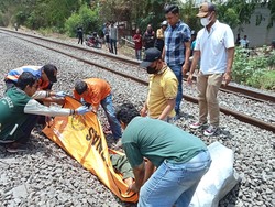 Pria Tanpa Identitas Tewas Tertabrak Kereta Api di Karawang