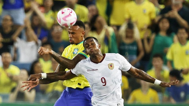 Timnas Brasil harus turun peringkat pada klasemen Kualifikasi Piala Dunia 2026 setelah hanya bermain imbang dengan Venezuela.