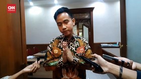 VIDEO: Panda Nababan Ungkit Sejarah Pilkada Solo, Gibran Respons Ini